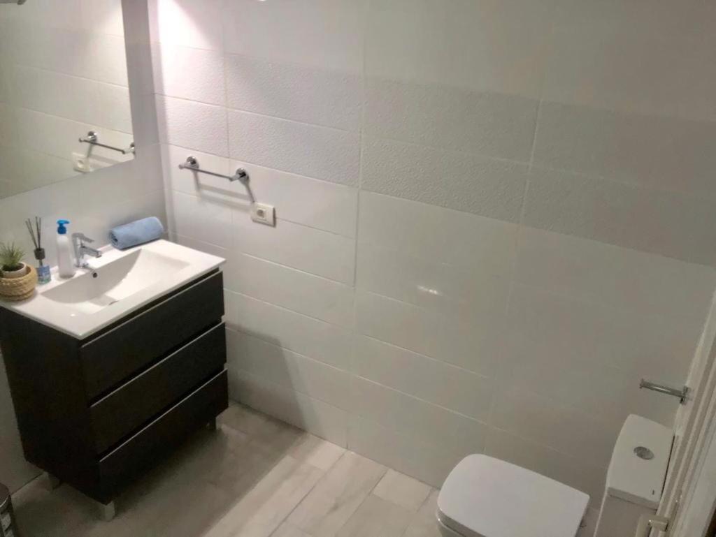 أرونا Large Loft In Los Cristianos With Wi-Fi And Pool المظهر الخارجي الصورة
